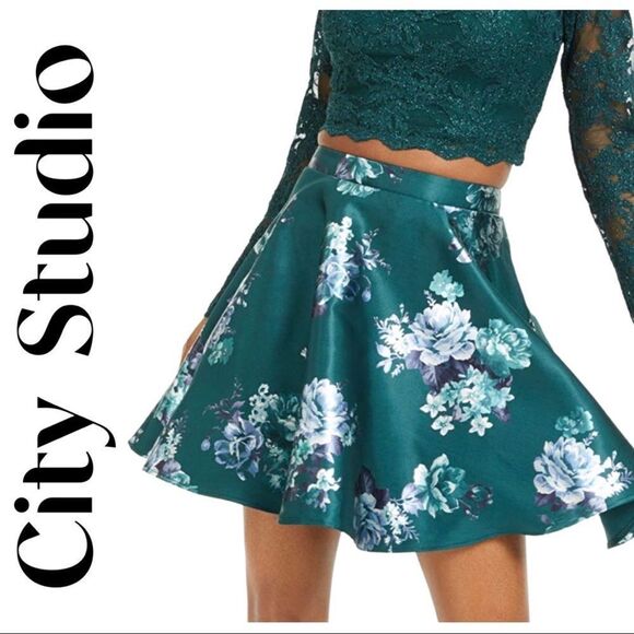 CITY STUDIO- floral mini circle skirt w/ a slight shimmer, Size 5 - Picture 1 of 10